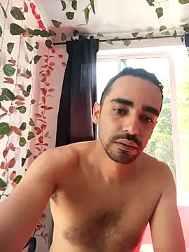 stivenlujan69 online show from 02/09/26, 07:40