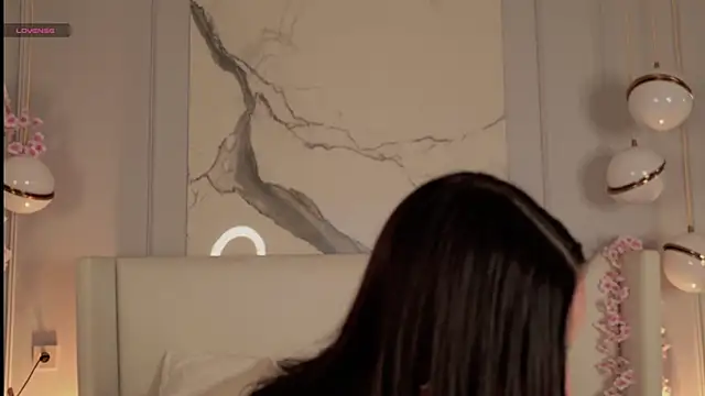 AdoraCortes online show from 11/19/25, 05:07