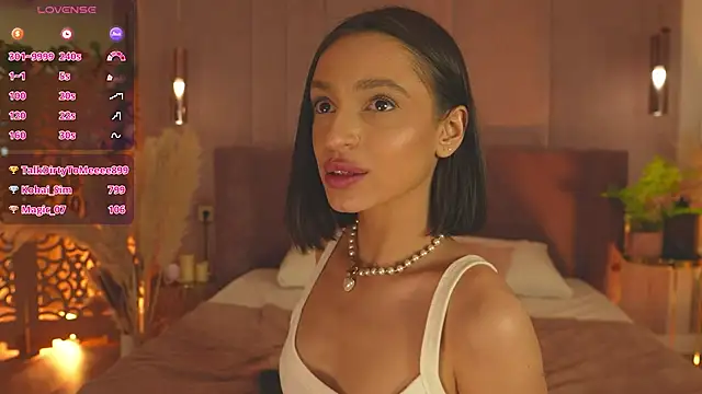 AdoraCortes online show from 04/23/26, 12:29