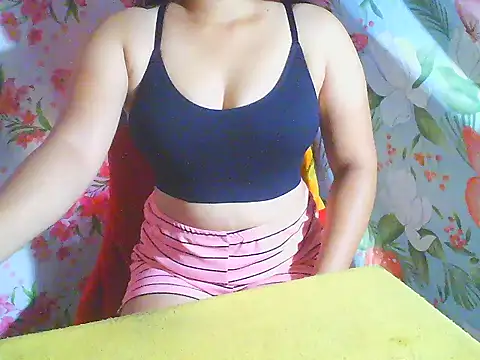 Katie Winslet online show from 02/19/26, 12:17