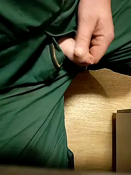 Snapshot of fickfreund019 chatting on 10/30/25, 04:58 fickfreund019 online show from 10/30/25, 04:58