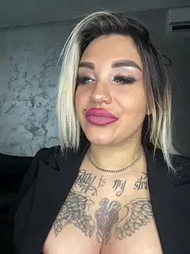 Snapshot of Princess-Jasmine07 chatting on 12/15/25, 02:54 Princess-Jasmine07 online show from 12/15/25, 02:54