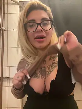 Snapshot of Princess-Jasmine07 chatting on 03/05/26, 01:29 Princess-Jasmine07 online show from 03/05/26, 01:29