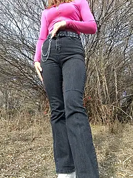 Snapshot of YOOUR_EVAA chatting on 10/24/25, 08:55 YOOUR EVAA online show from 10/24/25, 08:55