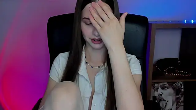 LuxMaya online show from 10/24/25, 07:05