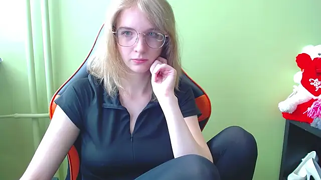 juicyPenny online show from 04/21/26, 06:20