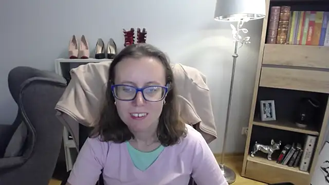 Snapshot of sweetxLizzy chatting on 09/18/25, 04:25 sweetxLizzy online show from 09/18/25, 04:25