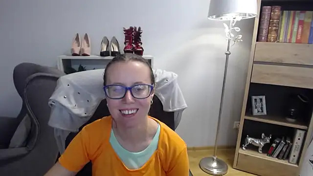 Snapshot of sweetxLizzy chatting on 09/19/25, 04:36 sweetxLizzy online show from 09/19/25, 04:36