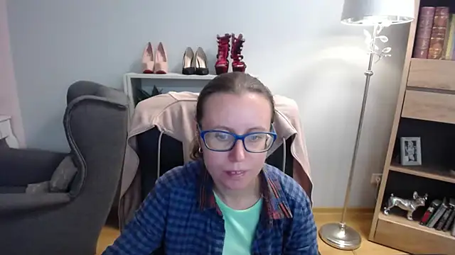 Snapshot of sweetxLizzy chatting on 09/26/25, 04:49 sweetxLizzy online show from 09/26/25, 04:49