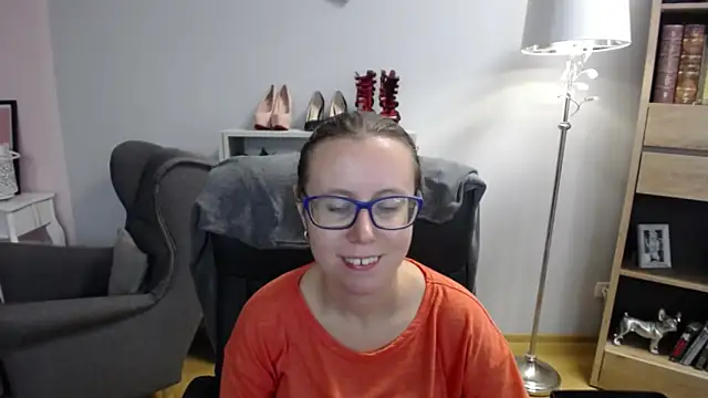 Snapshot of sweetxLizzy chatting on 10/07/25, 04:31 sweetxLizzy online show from 10/07/25, 04:31