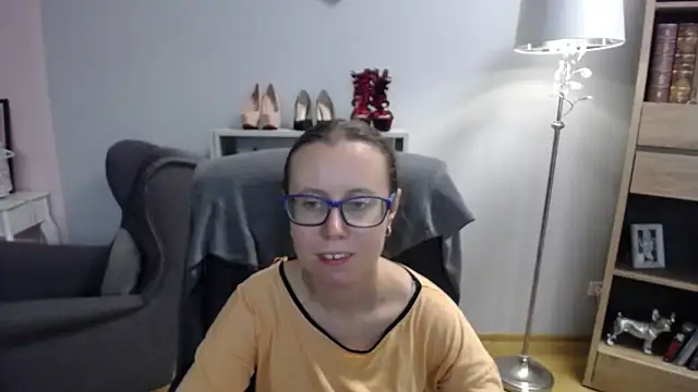 Snapshot of sweetxLizzy chatting on 10/09/25, 04:21 sweetxLizzy online show from 10/09/25, 04:21