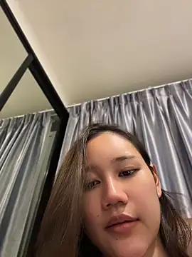 Snapshot of cherrycuteasian chatting on 05/13/26, 12:35 cherrycuteasian online show from 05/13/26, 12:35