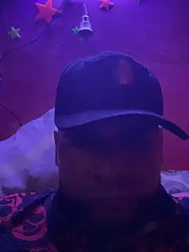 Snapshot of RandalHot chatting on 10/19/25, 01:01 RandalHot online show from 10/19/25, 01:01