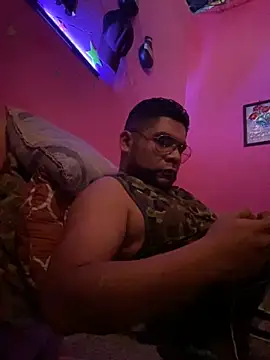 Snapshot of RandalHot chatting on 10/21/25, 03:46 RandalHot online show from 10/21/25, 03:46