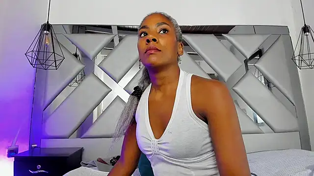 Lorenn Hill online show from 11/14/25, 12:59