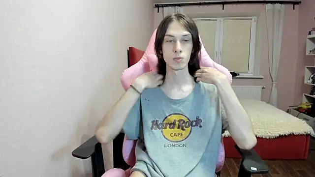 eleganc3 online show from 10/20/25, 09:37