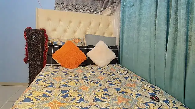 Violettx25 online show from 11/18/25, 08:24