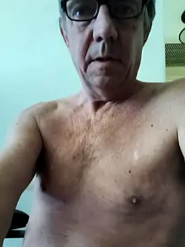 Snapshot of Richard_Crane chatting on 12/18/25, 01:06 Richard Crane online show from 12/18/25, 01:06