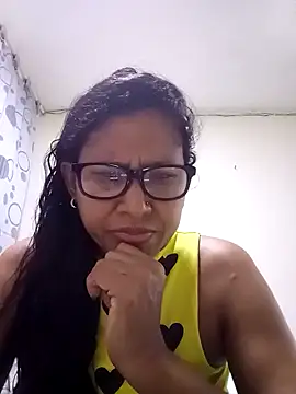 Snapshot of PERLA_BLACK_ chatting on 10/22/25, 03:40 PERLA BLACK online show from 10/22/25, 03:40