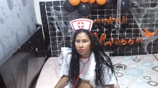 Snapshot of PERLA_BLACK_ chatting on 10/31/25, 07:42 PERLA BLACK online show from 10/31/25, 07:42