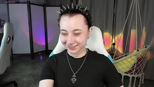 ClaraParks online show from 04/21/26, 07:17