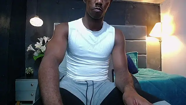 Snapshot of blackbignude chatting on 11/13/25, 01:48 blackbignude online show from 11/13/25, 01:48