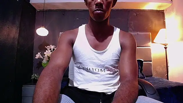 Snapshot of blackbignude chatting on 11/26/25, 01:39 blackbignude online show from 11/26/25, 01:39
