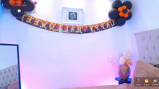 Dulcey  online show from 10/21/25, 05:30