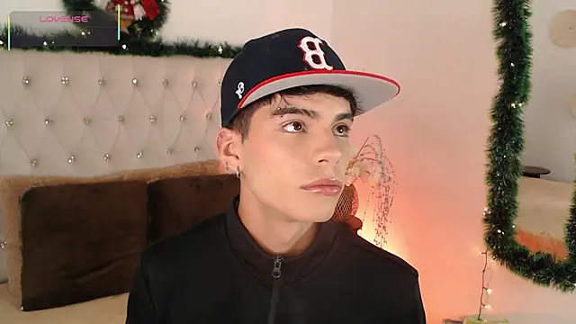 Dulcey  online show from 12/14/25, 04:29