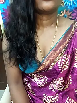 Snapshot of Dharshini_7 chatting on 10/22/25, 05:34 Dharshini 7 online show from 10/22/25, 05:34