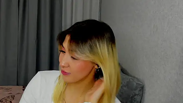 Bella svon online show from 09/21/25, 01:13