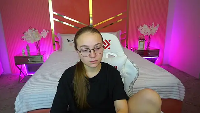 ArrinaWairr online show from 10/08/25, 07:50