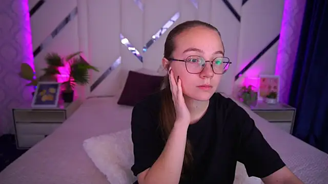 ArrinaWairr online show from 10/16/25, 07:20