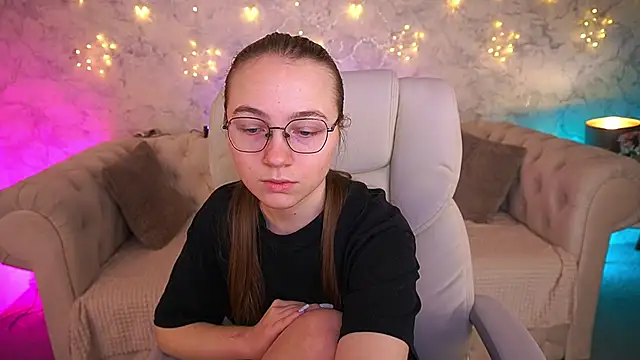 ArrinaWairr online show from 03/19/26, 07:34