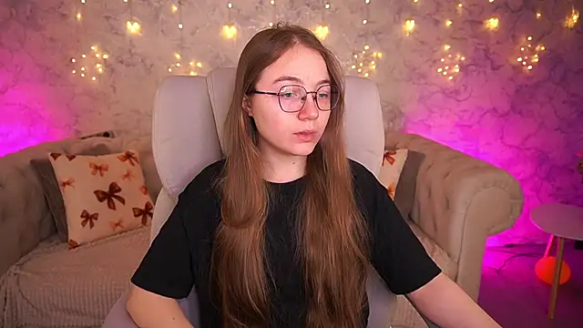 ArrinaWairr online show from 03/23/26, 07:34