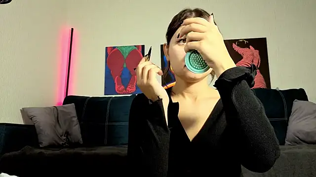 TrixiBell online show from 09/18/25, 04:36