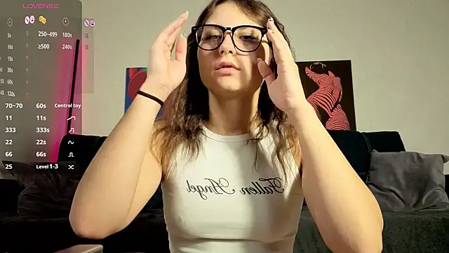 TrixiBell online show from 10/02/25, 04:19