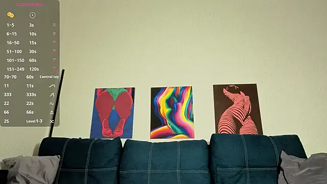 TrixiBell online show from 12/03/25, 04:09