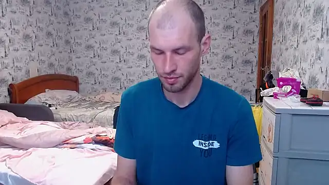 Snapshot of hangryf chatting on 12/02/25, 09:03 hangryf online show from 12/02/25, 09:03