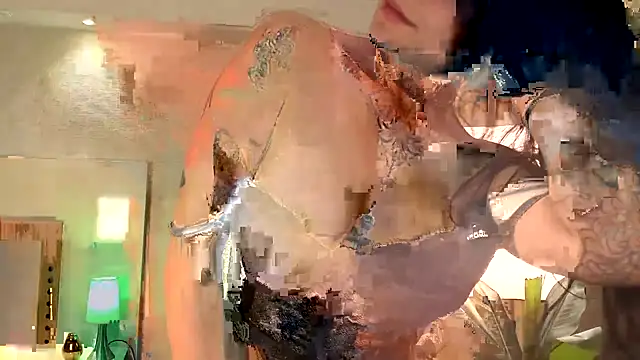 Snapshot of anne_dh chatting on 09/24/25, 04:16 anne dh online show from 09/24/25, 04:16