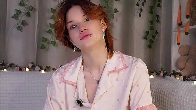 BlytheBenny online show from 11/04/25, 12:10