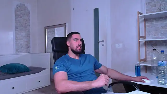 IvanHydee online show from 09/17/25, 04:36