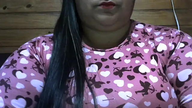 Snapshot of MARRENTINHA34 chatting on 05/23/26, 01:48 MARRENTINHA34 online show from 05/23/26, 01:48