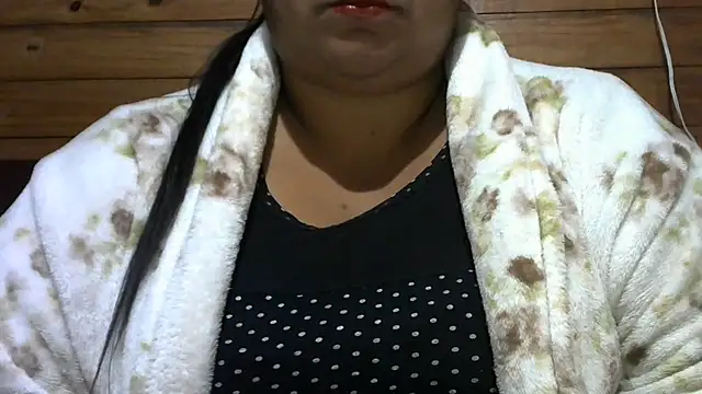 Snapshot of MARRENTINHA34 chatting on 06/04/26, 12:44 MARRENTINHA34 online show from 06/04/26, 12:44
