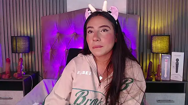 Bonnali lune online show from 10/21/25, 10:32