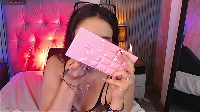 Bonnali lune online show from 11/20/25, 10:09