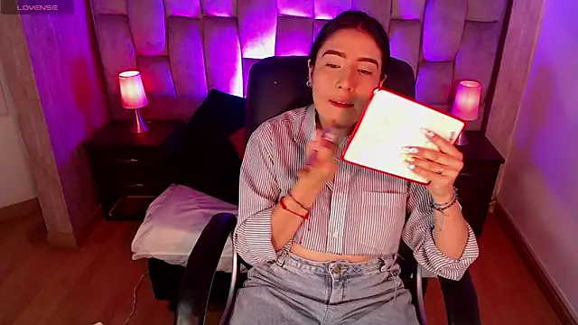 Bonnali lune online show from 02/01/26, 04:11