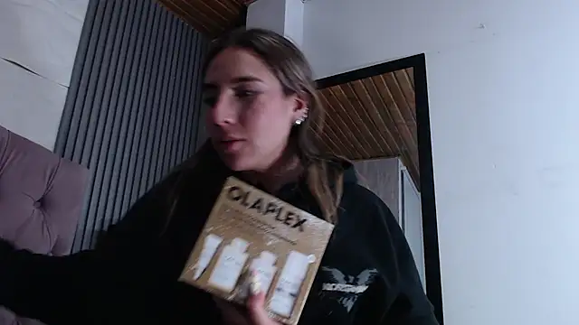 Bonnali lune online show from 02/25/26, 10:30