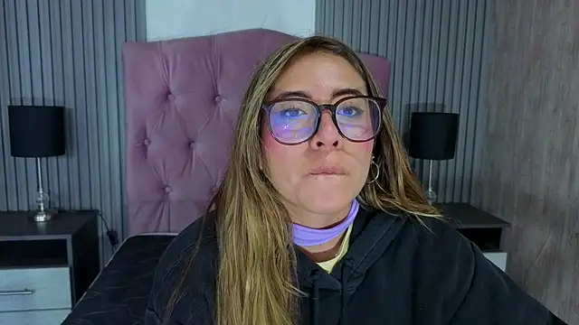 Bonnali lune online show from 03/21/26, 09:51