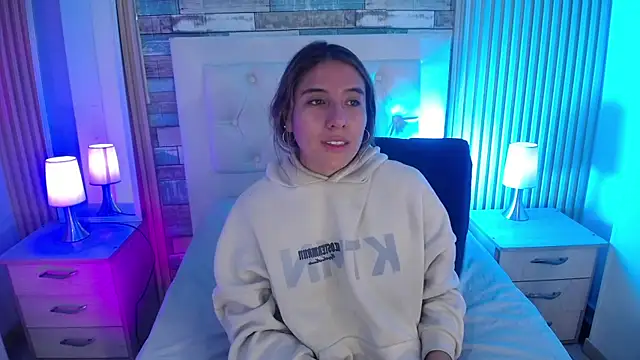 Bonnali lune online show from 03/26/26, 03:12